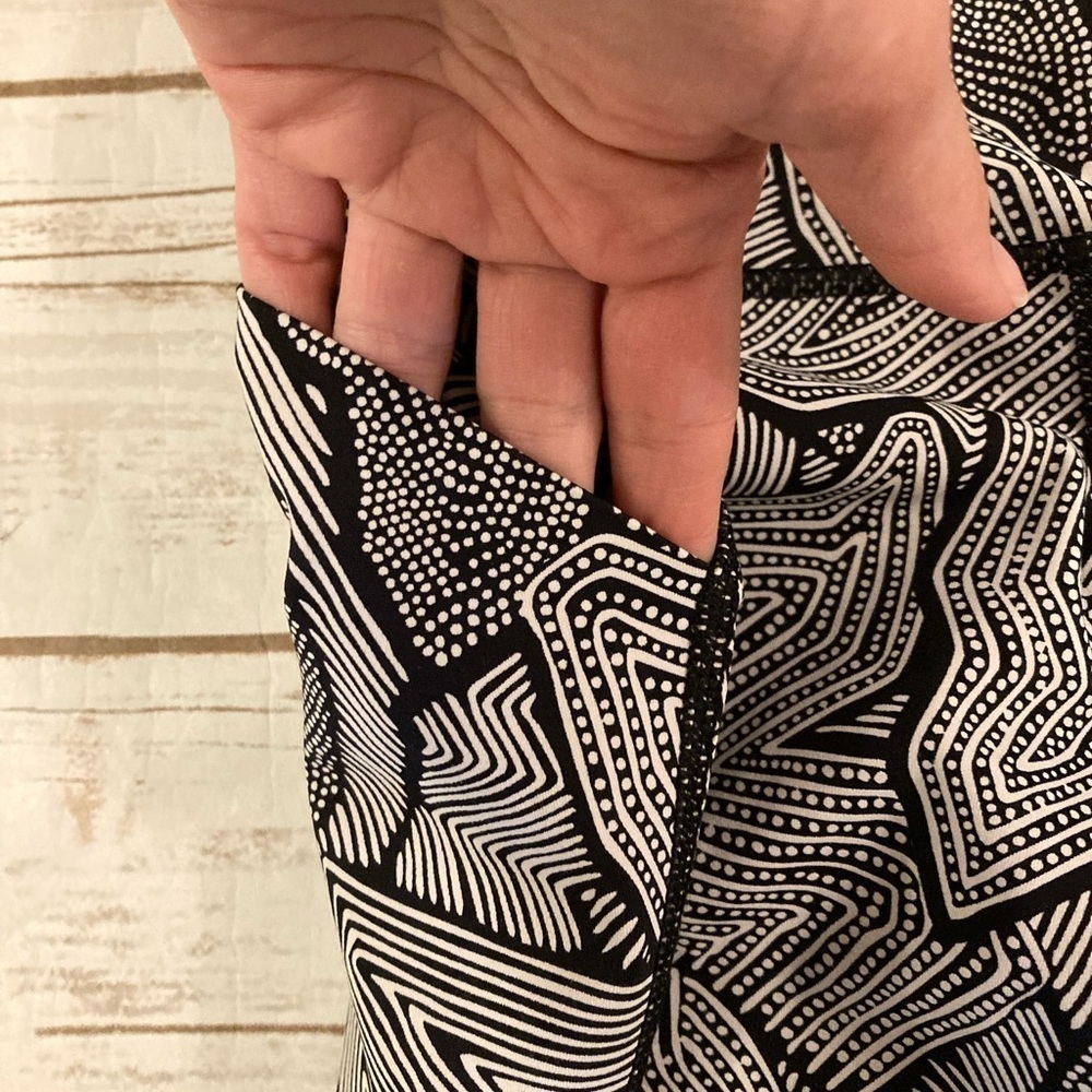 Lululemon Pace Revival Cropped Dottie Tribe Wht/Black With Mesh Panels Leggings - Picture 10 of 12